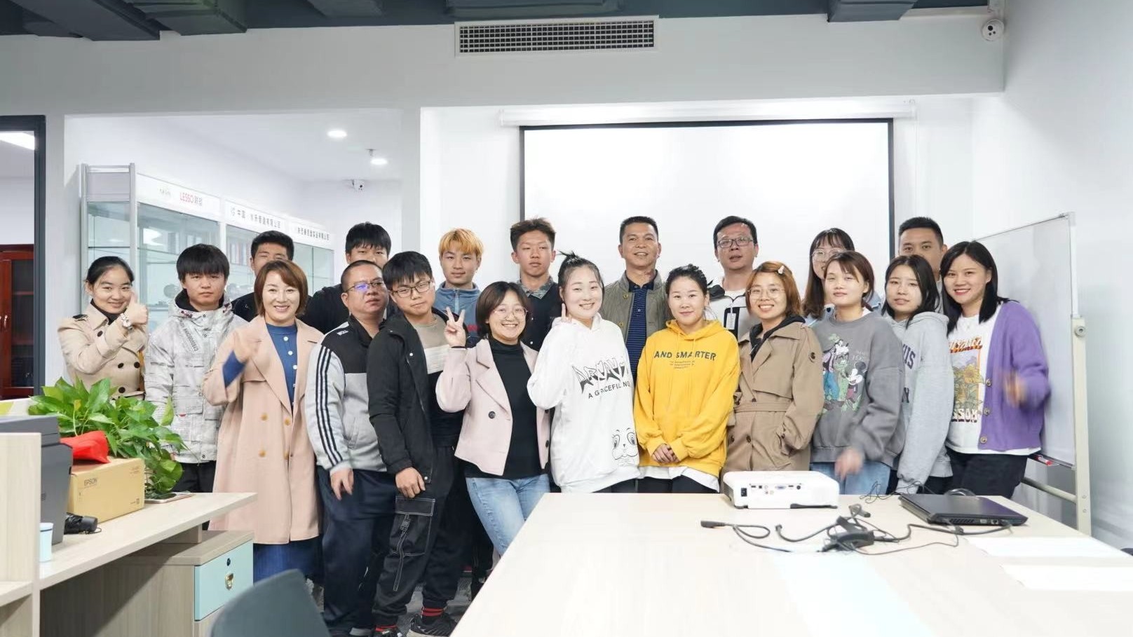 秦西盟管業(yè)茶話會順利舉辦，團隊凝聚力上升新臺階！