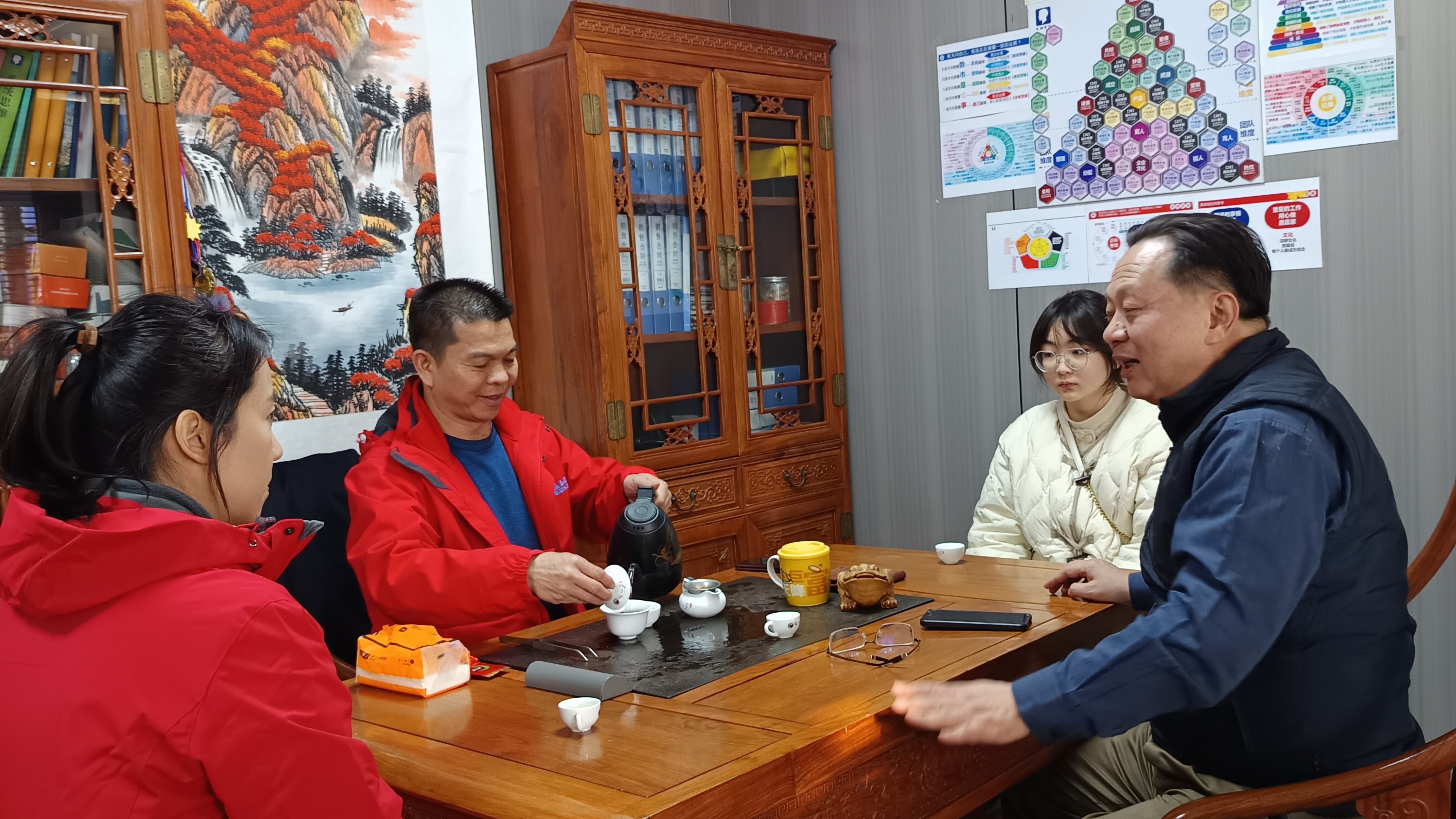 秦西盟：榮耀見(jiàn)證傳奇的崛起與輝煌